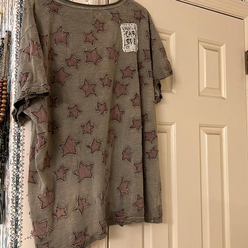 Magnolia pearl star tee one size fits most - Picture 4 of 6